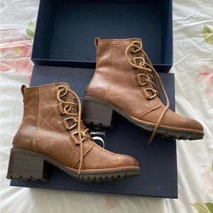 Sorel Tan Leather Lace Up Boots